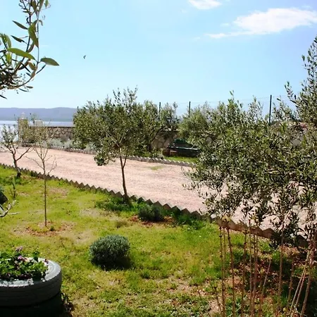 House With A Swimming Pool Bol, Brac - 11016 *